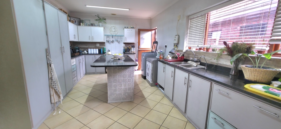 3 Bedroom Property for Sale in Hartenbos Central Western Cape